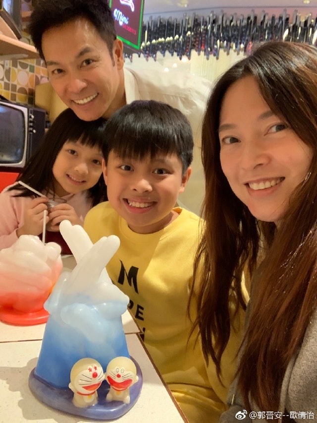 郭晉安聲稱一對仔女現在與他同居。