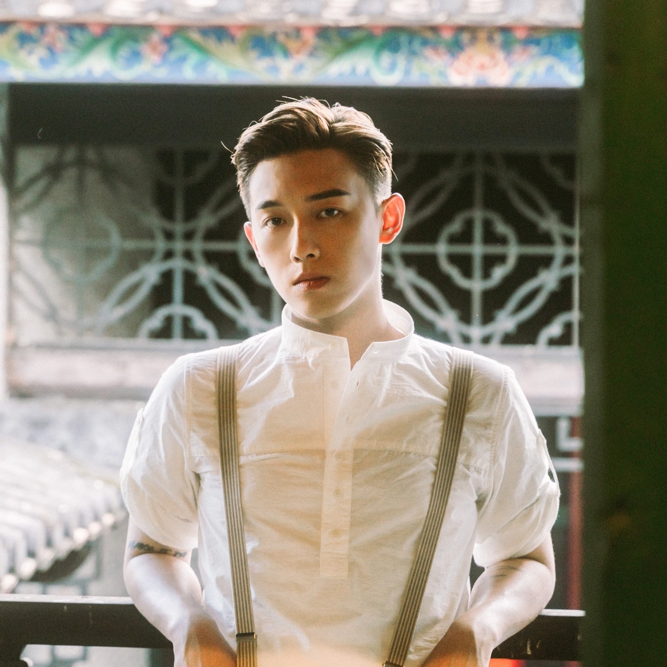 加入唱片公司後,MC推出不少歌曲都好評如潮。