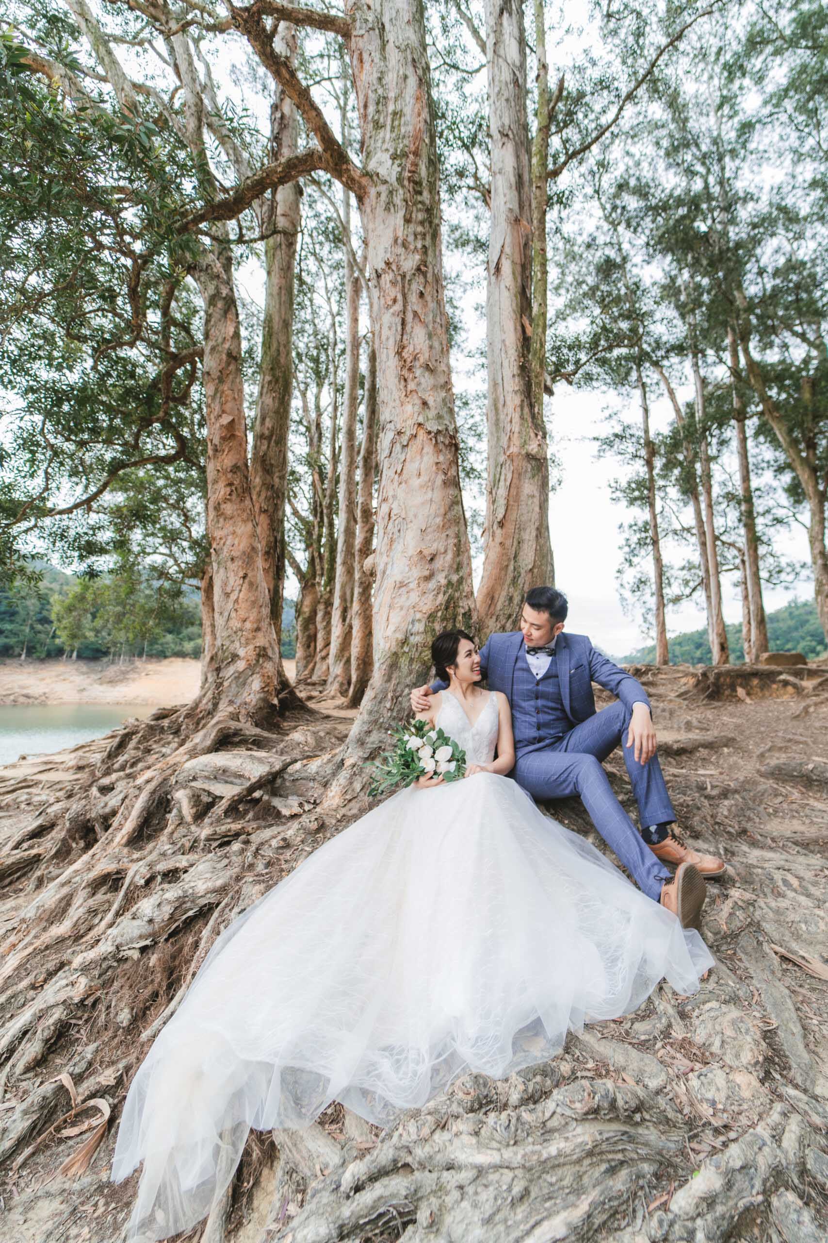 城門水塘彷如仙境。