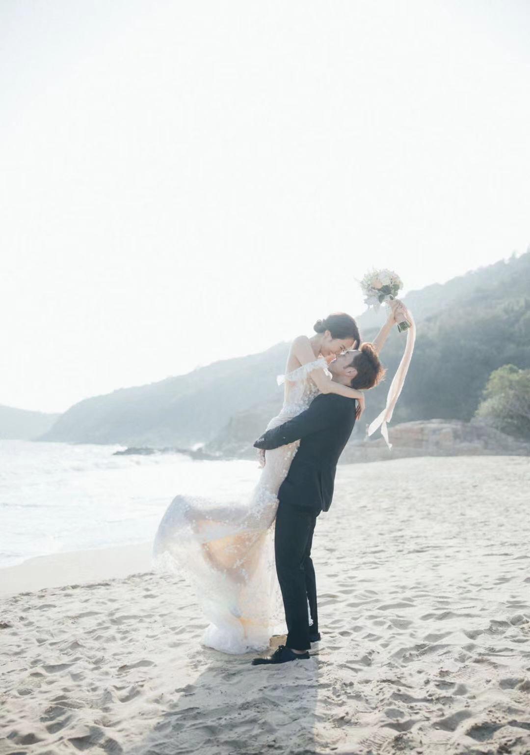 石澳齊集石澳石灘、石澳泳灘。