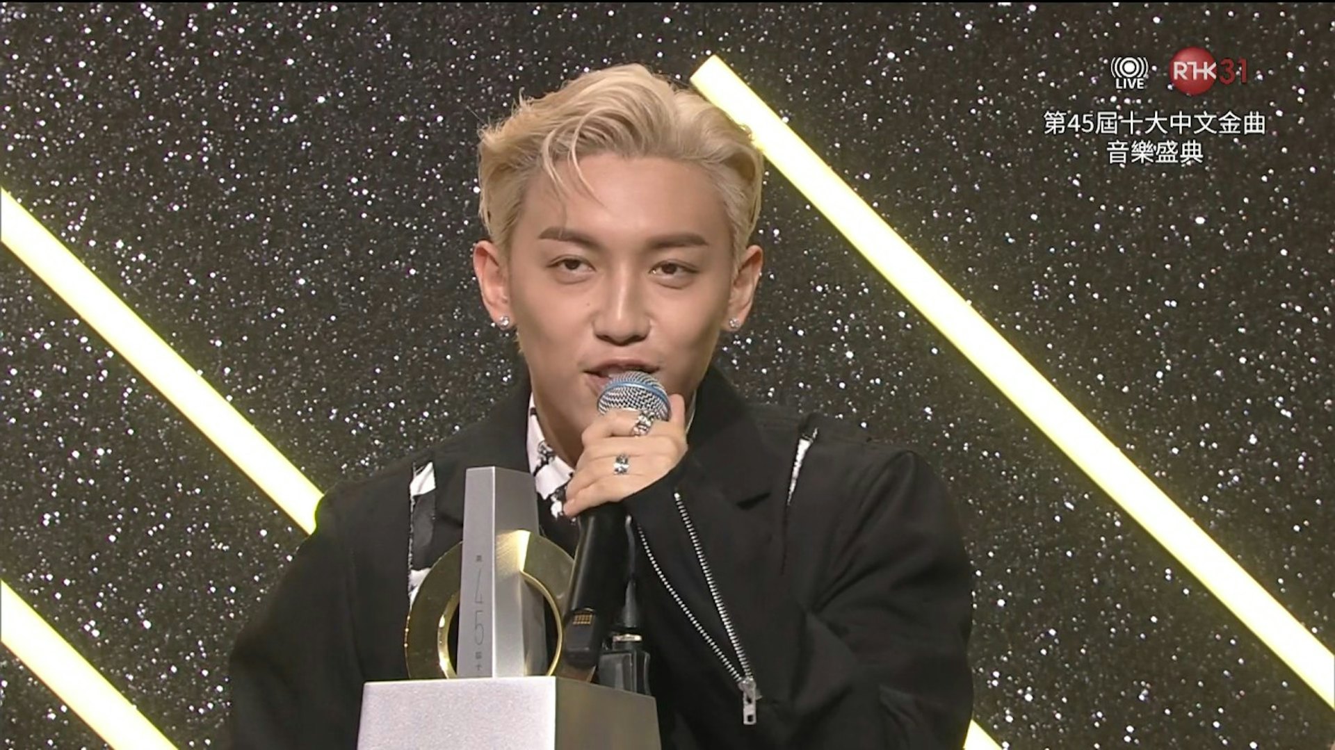 MC張天賦在《第45屆十大中文金曲》橫掃五獎,成為大贏家。