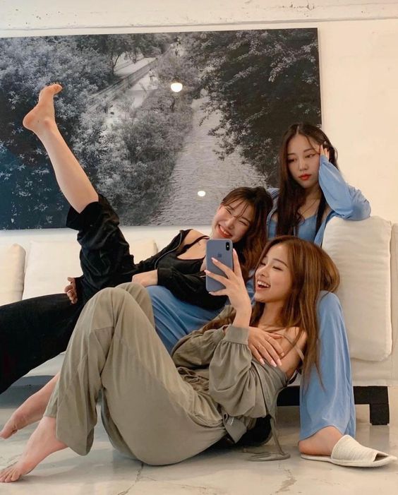 曾經我們把一些友誼看得很重,認為這些關係是堅不可摧的。