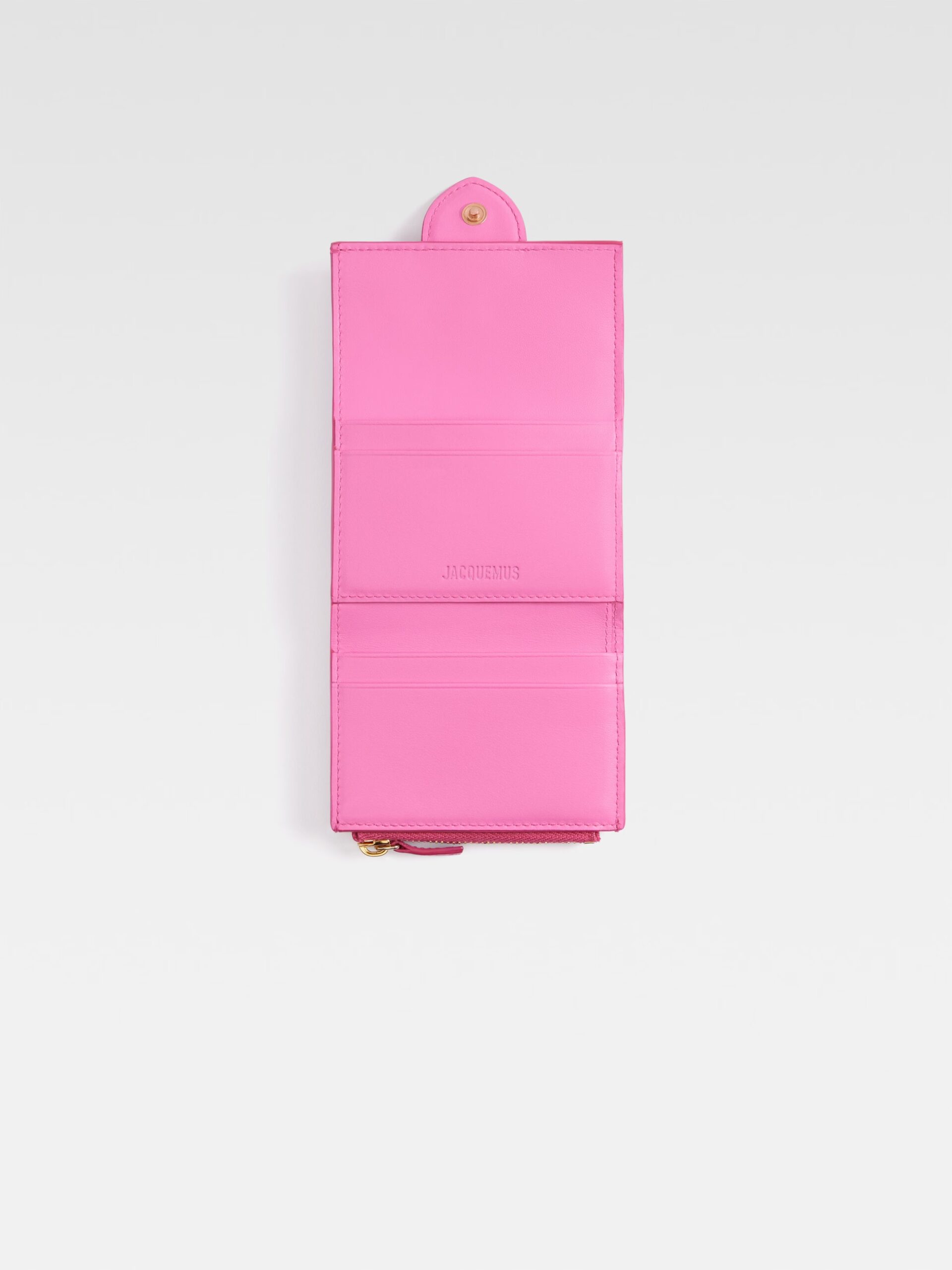 這款銀包除了設計，容量亦很大。