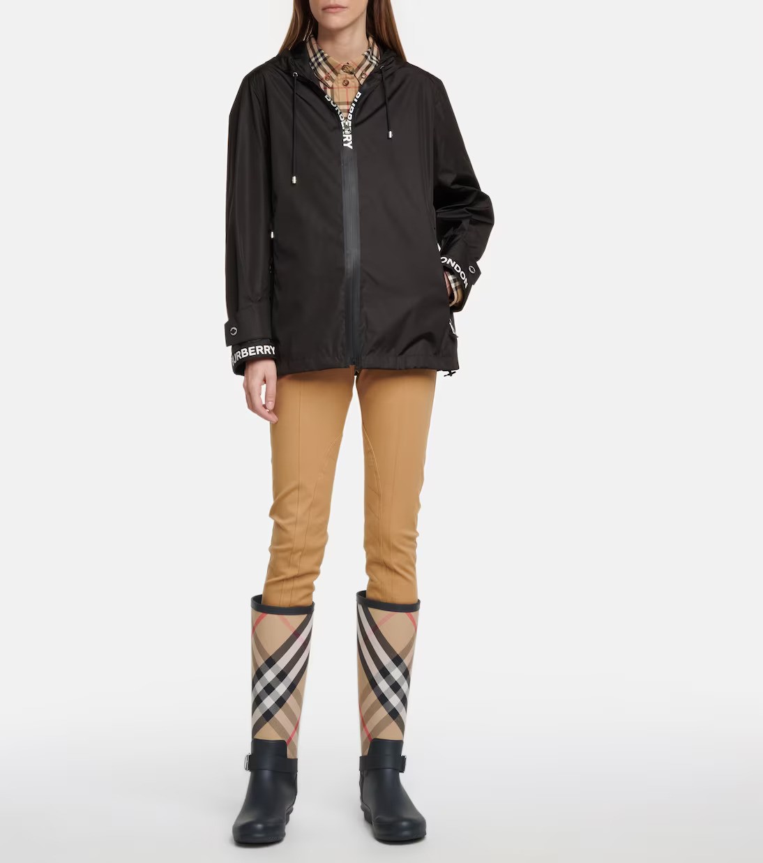 可有效抵禦雨水和濕氣，而且非常百搭。