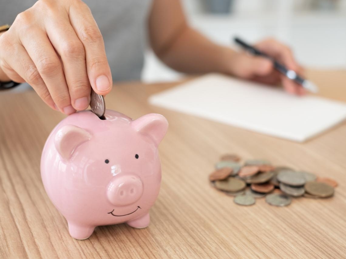 「六罐子儲錢法」可以幫助你養成良好的儲蓄習慣。