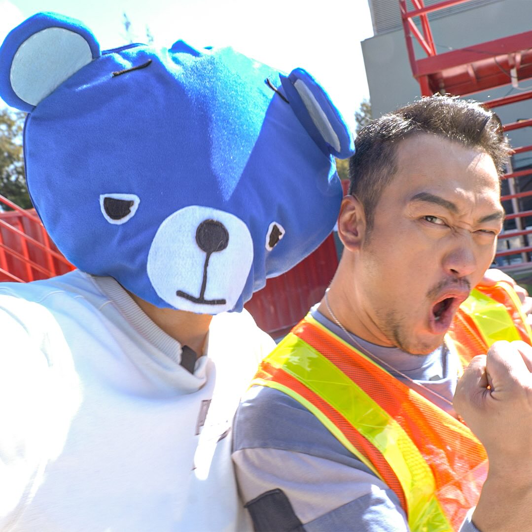 吳浩康近年為了養家從歌手跨界做地盤。