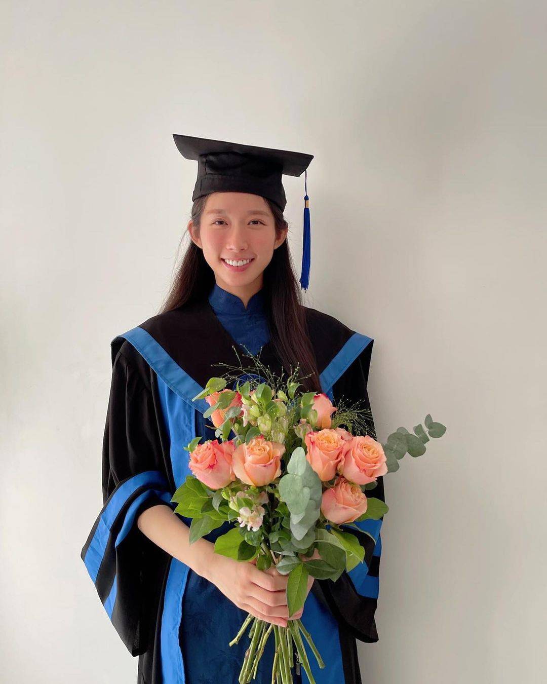 江旻憓進入美國史丹福大學修讀國際關係，並取得中國人民大學法律碩士和香港中文大學法律博士學位。