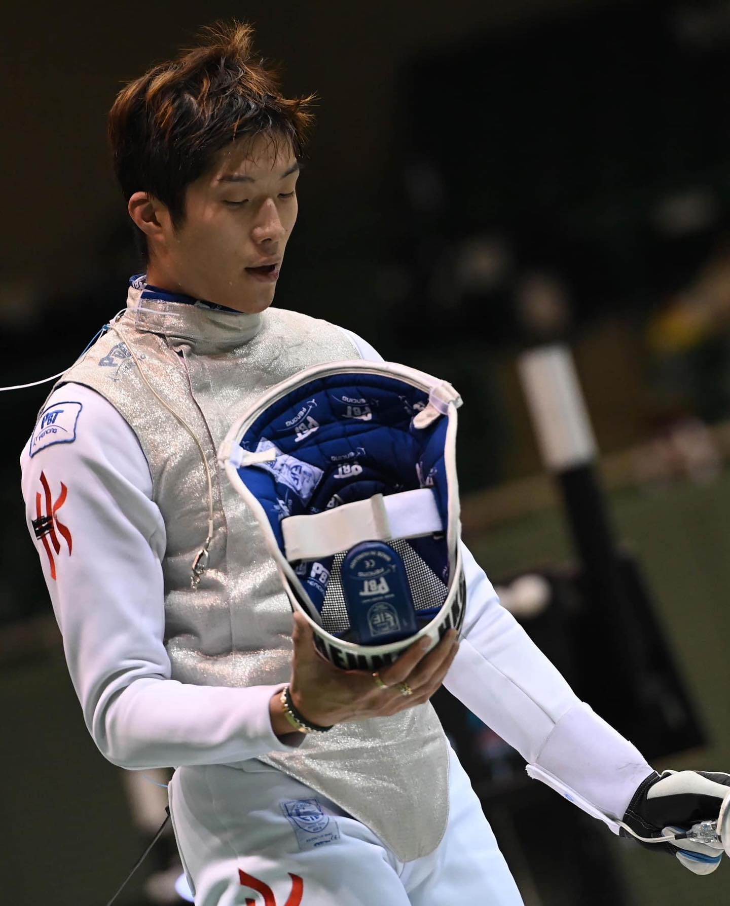 張家朗於中四決定退學成為全職運動員,他成功說服了父母讓他退學,專注在劍擊上的發展。