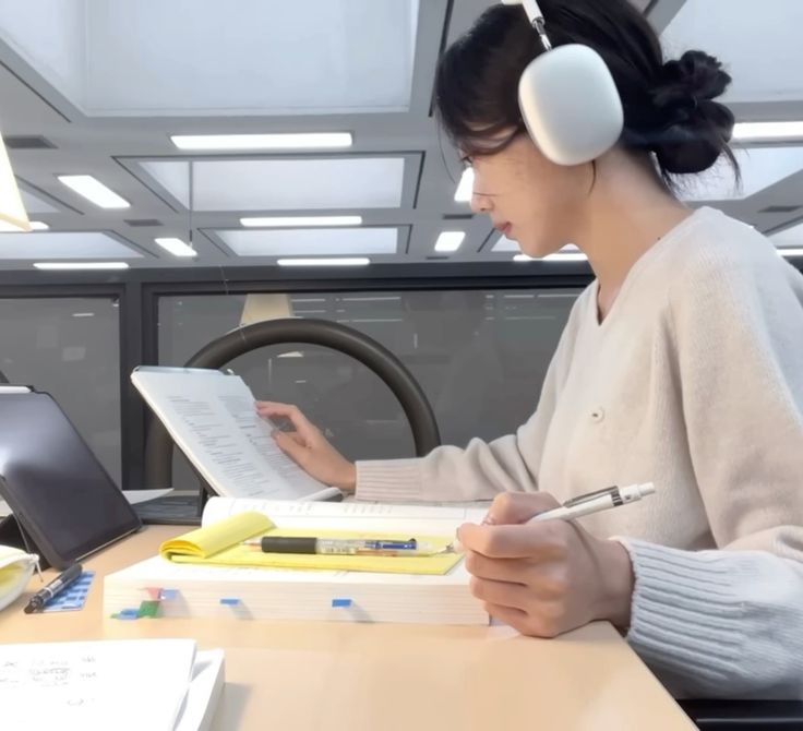 學習新語言是一個值得投資的長期計劃，而且學習後的成果可以為打工仔提供了發展副業的機會。