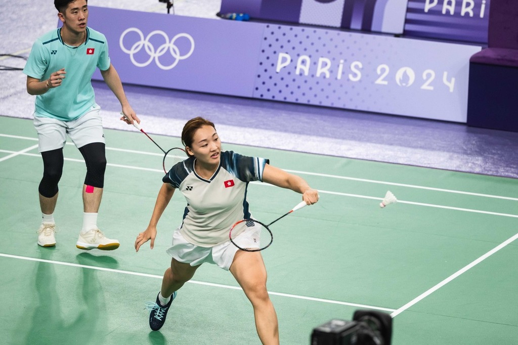 羽毛球混雙謝影雪和鄧俊文。