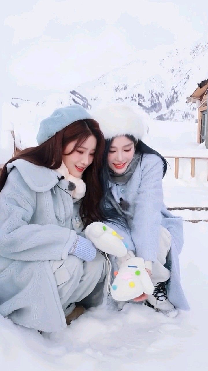 當閨蜜面臨困難或悲傷時,你總是第一個出現在她身邊,給予支持和安慰。