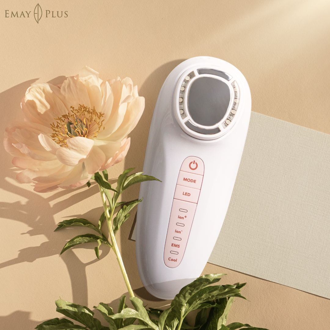 EMAY PLUS冰熱嫩膚按摩儀 HK$979