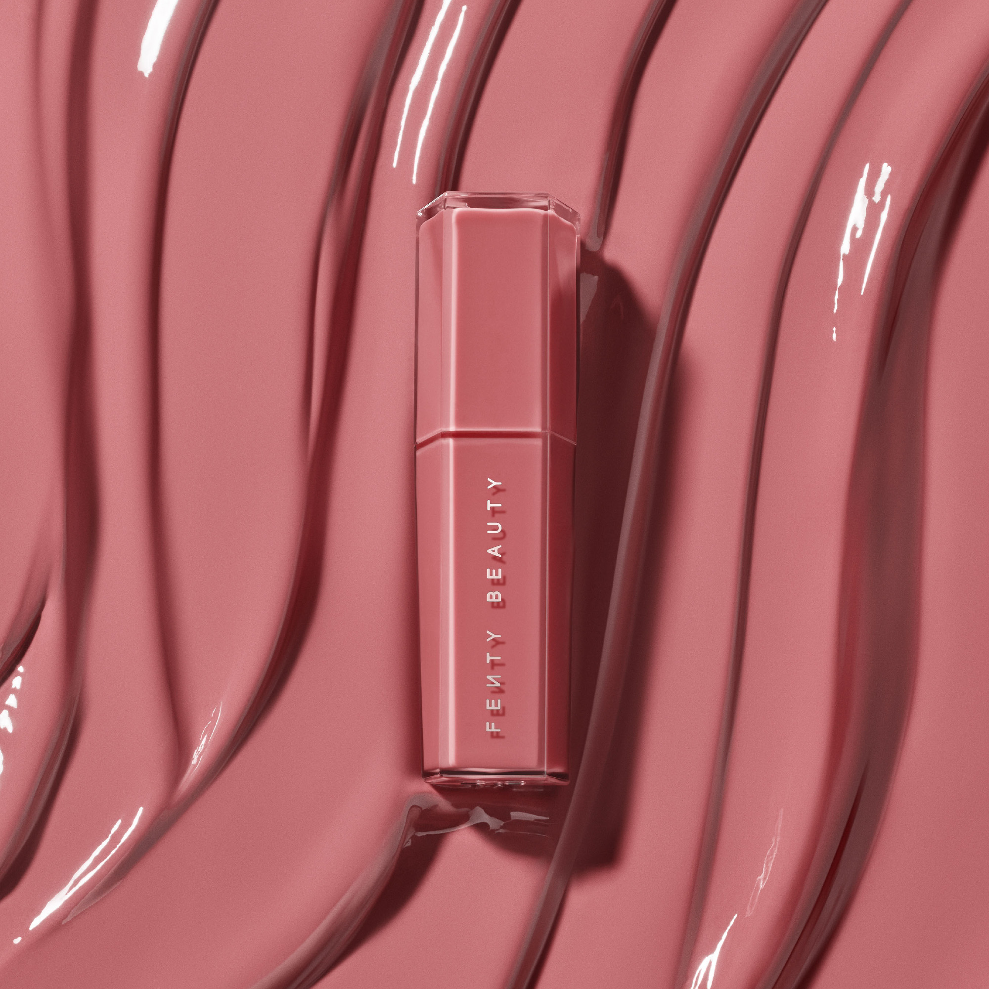 星塵炸彈水光唇膏Gloss Bomb Stix,為您帶來柔滑不黏膩的鏡光感唇妝