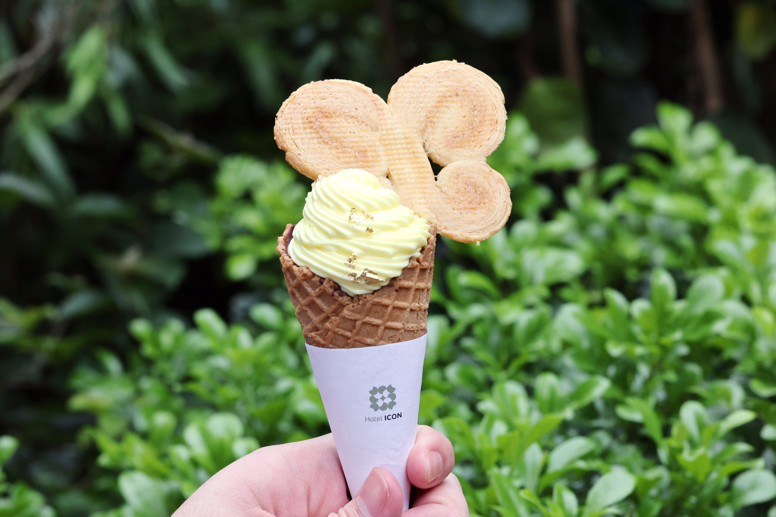 自家製榴槤蝴蝶酥。