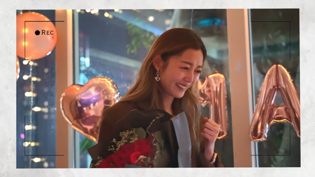 衛詩雅感動到雙眼通紅點頭答應。