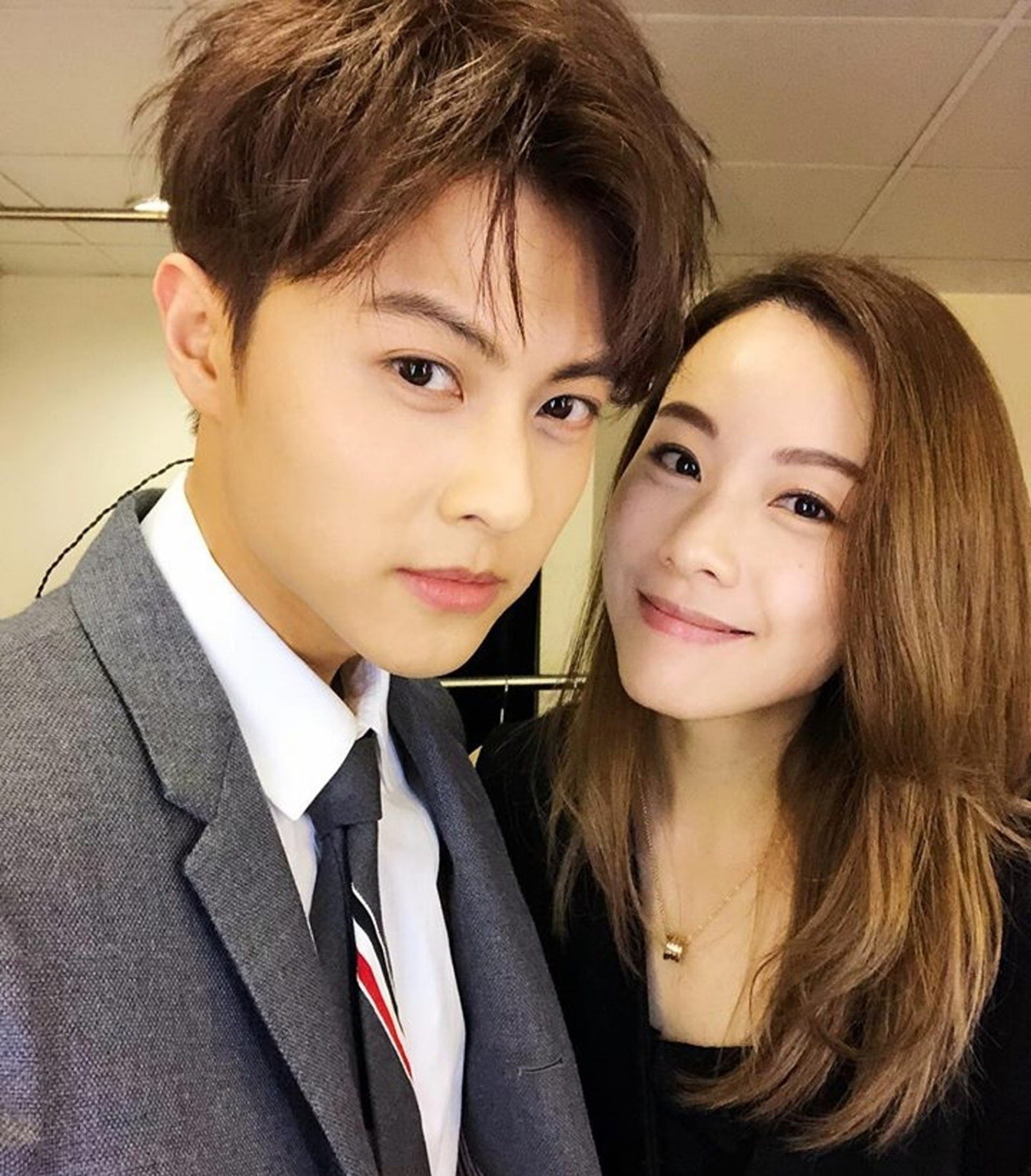 與方力申分手後，鄧麗欣與台灣男星邱勝翊拍拖。