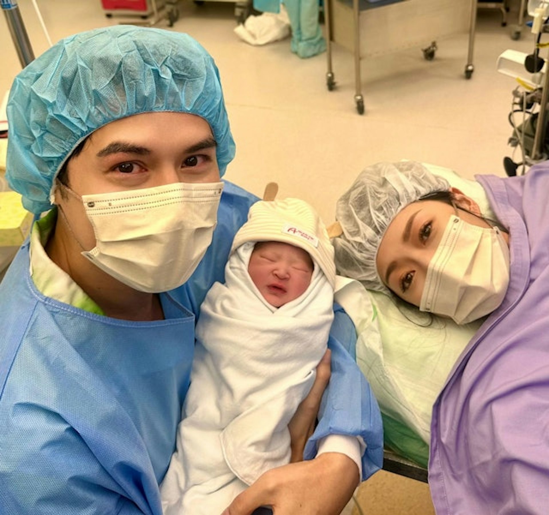 陳家樂、連詩雅最近誕下小公主。