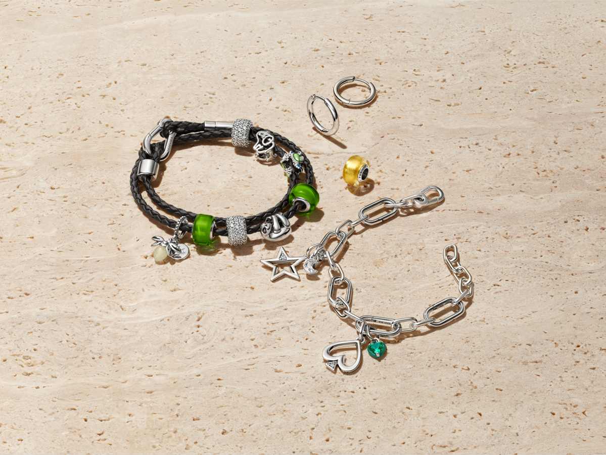 今年夏季創作多款飾品,以充滿生命力的叢林動物,成為系列主題所在!