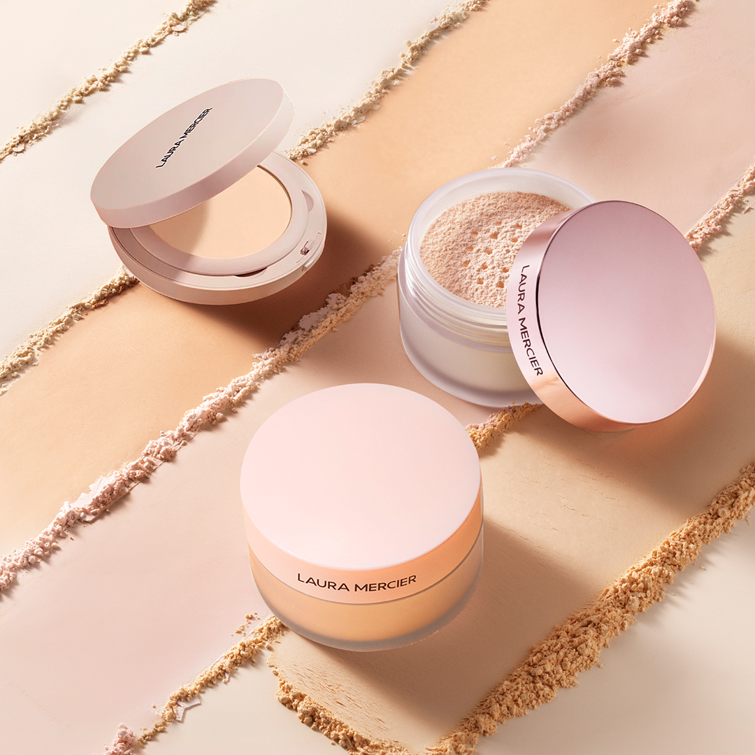 No.1*皇牌蜜粉家族再度延伸，加推更貼合亞洲肌膚色調的全新粉嫩柔焦保濕蜜粉，及精緻便攜的柔焦保濕蜜粉餅。