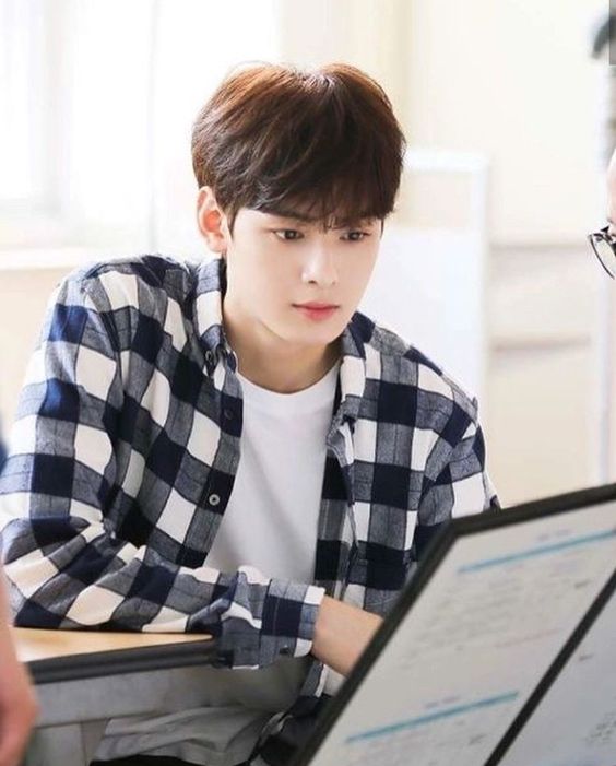 獅子男具有支配和控制傾向，期望女方順從自己的意見和決策，讓女生感到受限制和失去自主權。