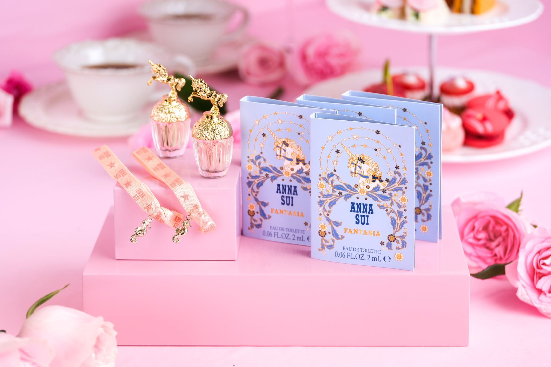 即日起至8月31日期間，凡享用下午茶可獲贈ANNA SUI Fantasia夢幻玫瑰限量禮品套裝乙份（總值HK$332）