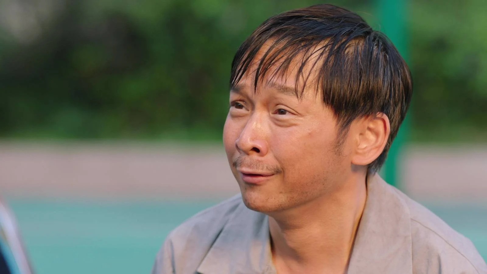 張東突然「現身」道別。