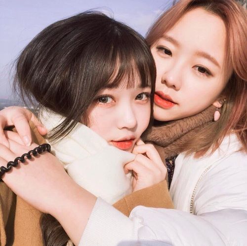 在閨蜜面前,你可以完全放下所有防備,坦誠地表達自己的感受和想法。