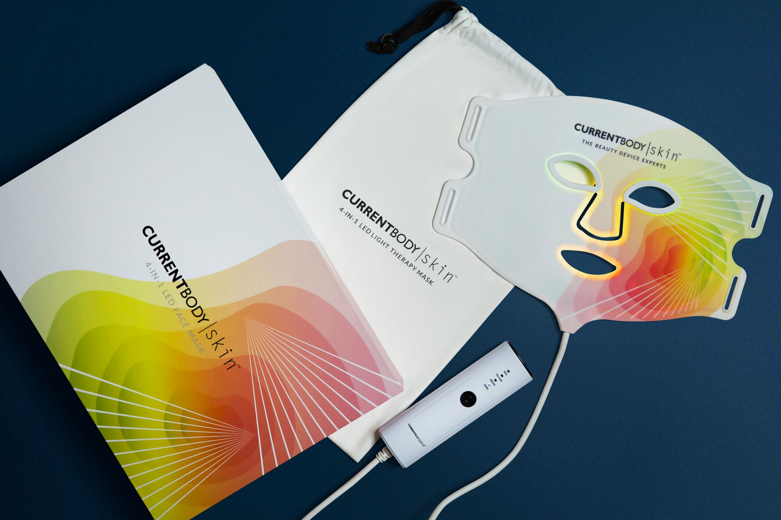 4-In-1 LED光療面膜儀加入了新的LED光波技術，可均勻及亮白膚色，增強了療程效果。