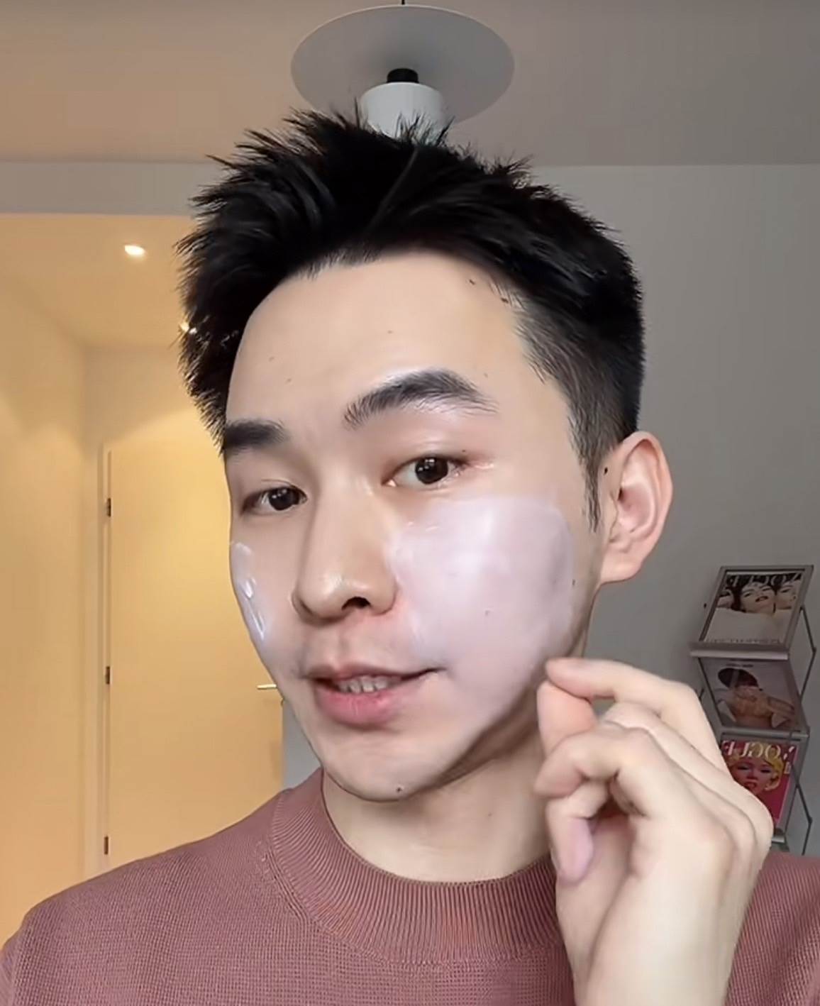 塗完防曬乳後若要化妝，需等待5-10分鐘，讓防曬乳乾透成膜。