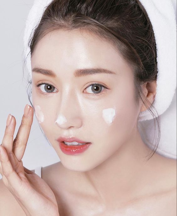 做完眉後的一個星期內要避免使用潔面產品。