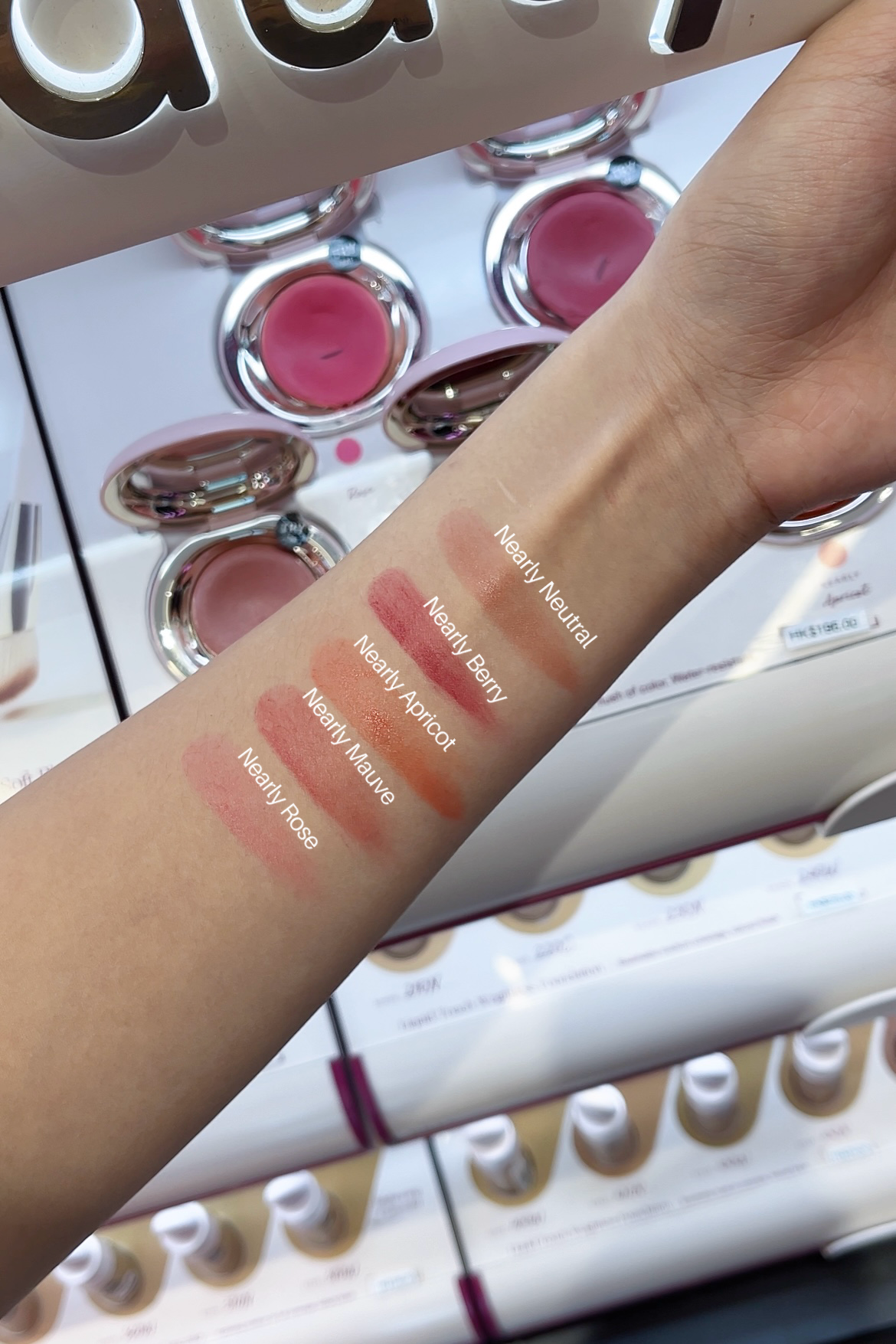 全部色號上手都很自然。