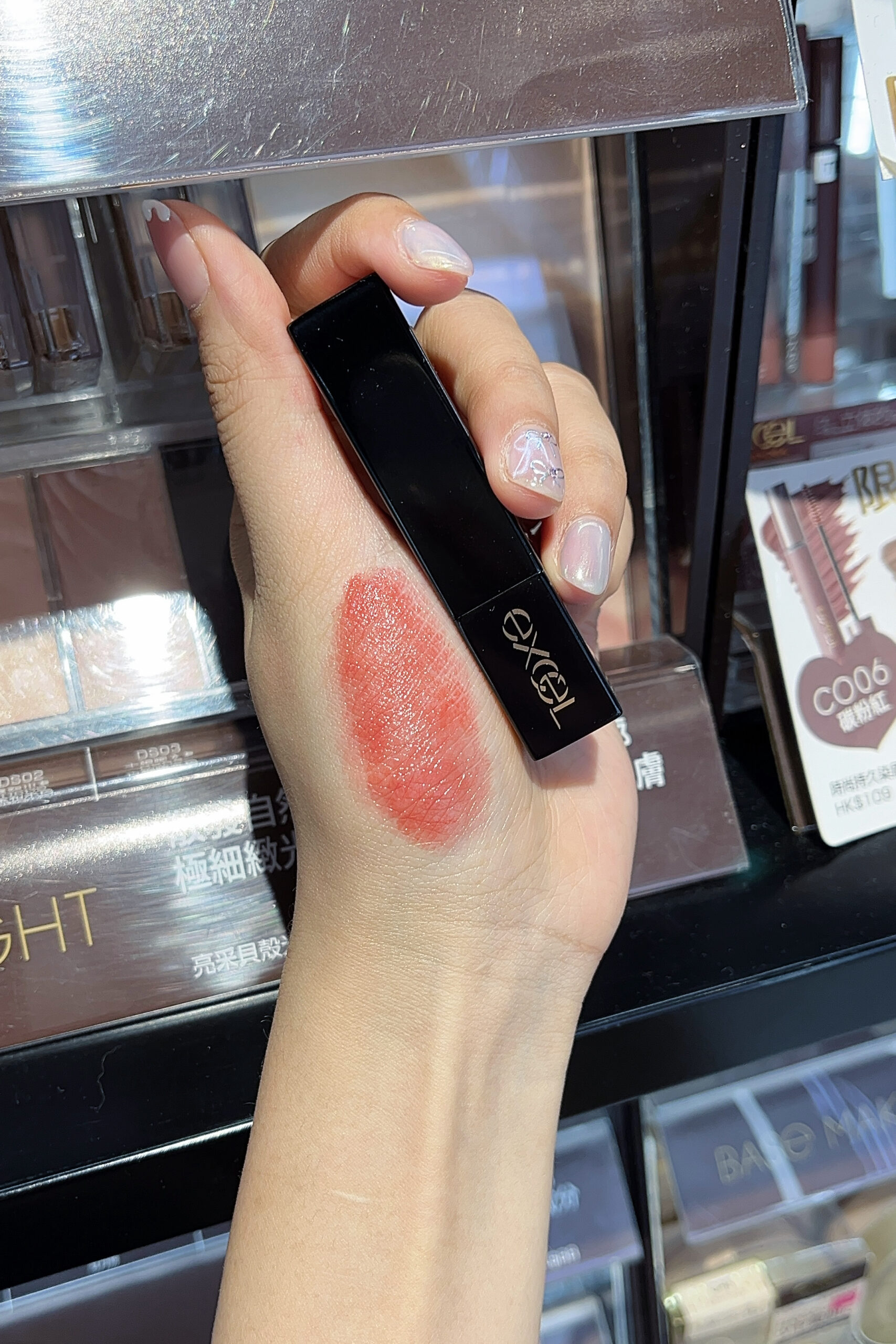 唇膏的保濕成份可以長時間滋潤雙唇。