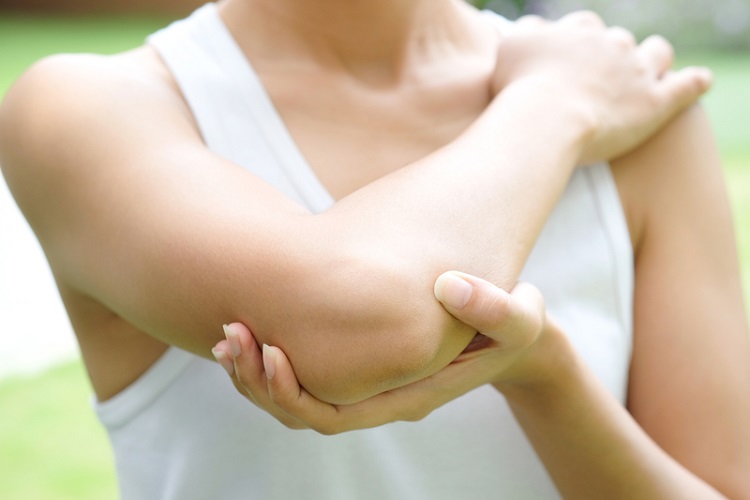 手踭和腳踭一樣要勤力做磨砂，緊記磨砂要好好做保濕！