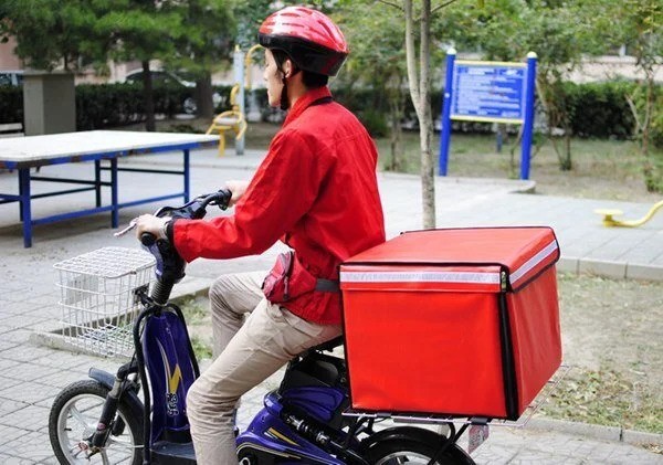 可以嘗試申請做送餐或速遞員，這些工作都是時間自由，想幾點開工就幾點開工。