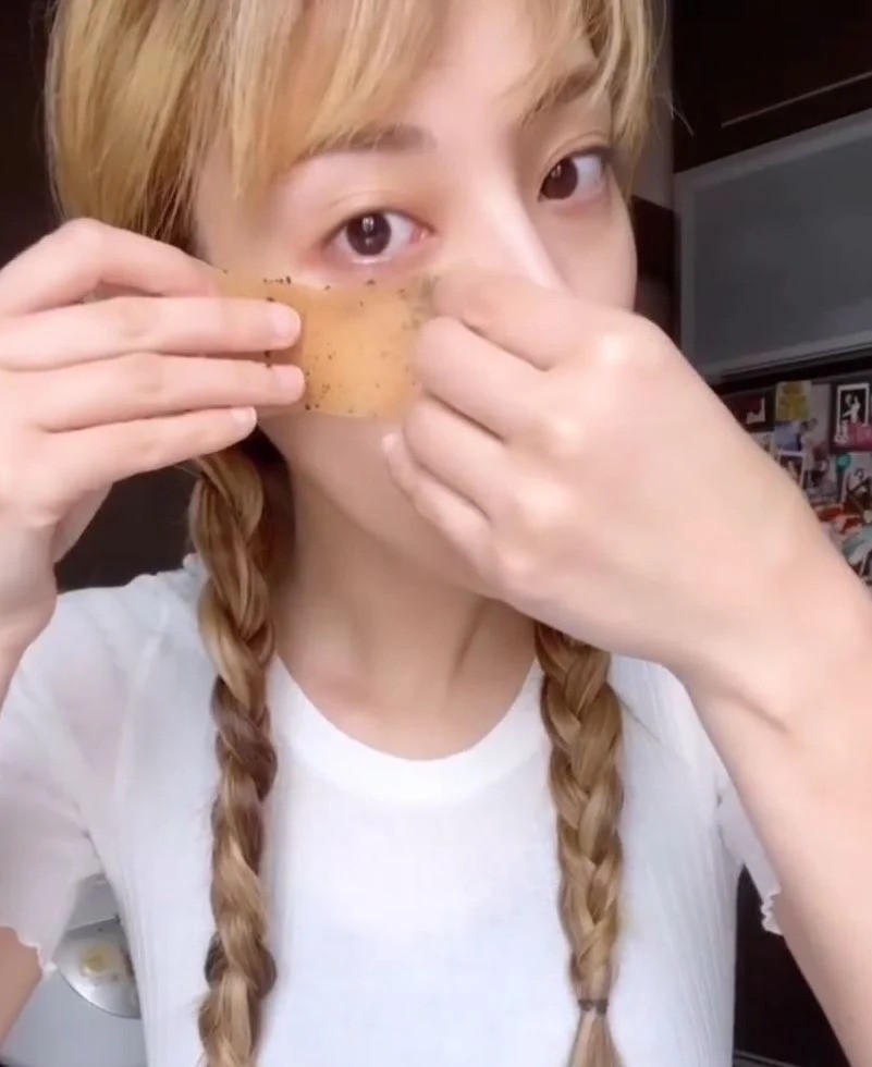 陳凱琳教你自製咖啡渣眼膜。