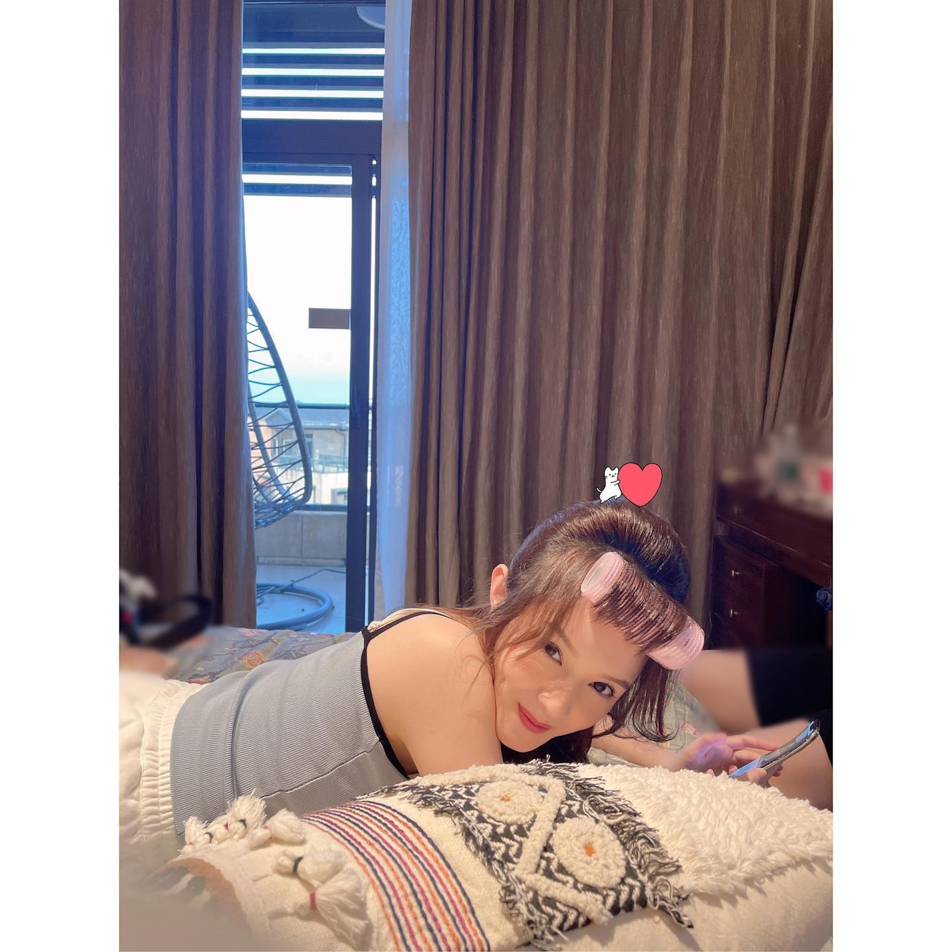 蔡潔忽然富貴,搬到去被譽為「星級屋苑」的價值逾千萬元九龍豪宅郝德傑山居住。