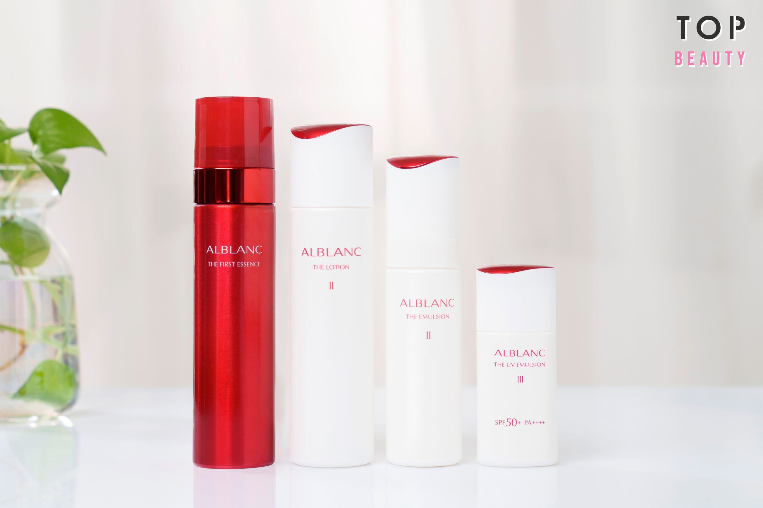 ALBLANC潤白美肌系列是SOFINA最頂級護膚系列,著重美白的本質,肌膚白裡透紅。
