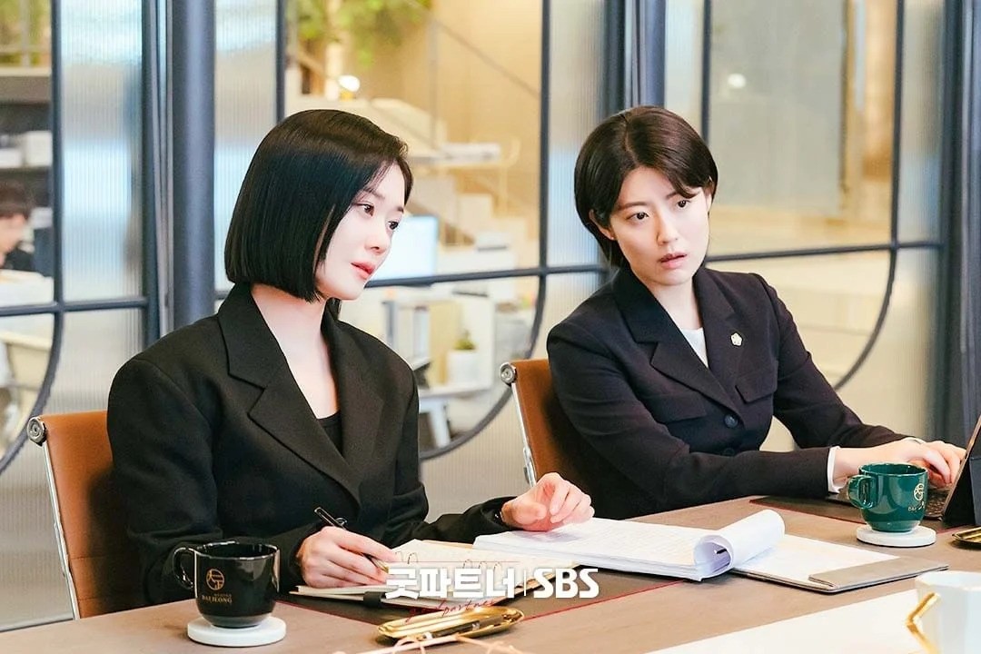 車恩京(張娜拉 飾)提醒韓宥利(南志鉉 飾):如果丈夫外遇,太太一定能感知到。