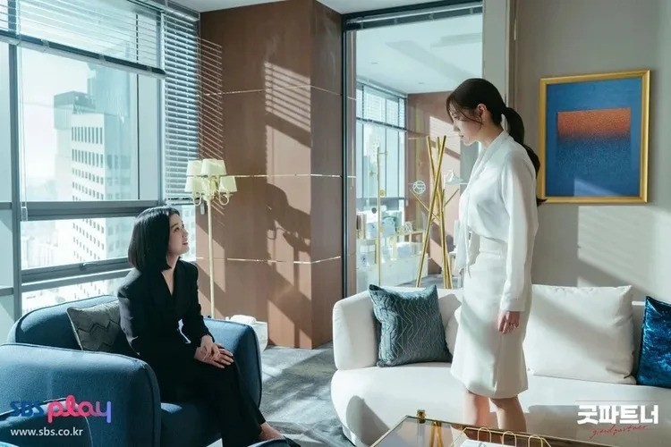 大部分出軌的對象都是周邊的人,小三和小王通常就在旁邊。