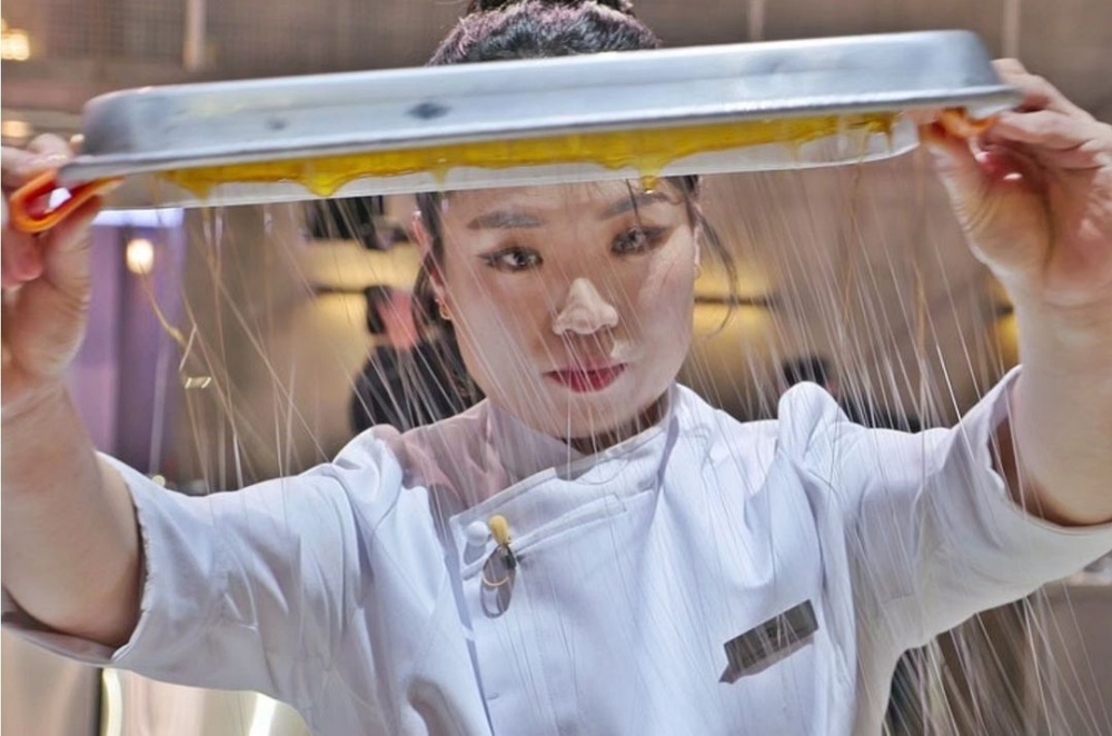 港式點心女王鄭智善從參賽《黑白大廚：料理階級大戰》開始就備受矚目。