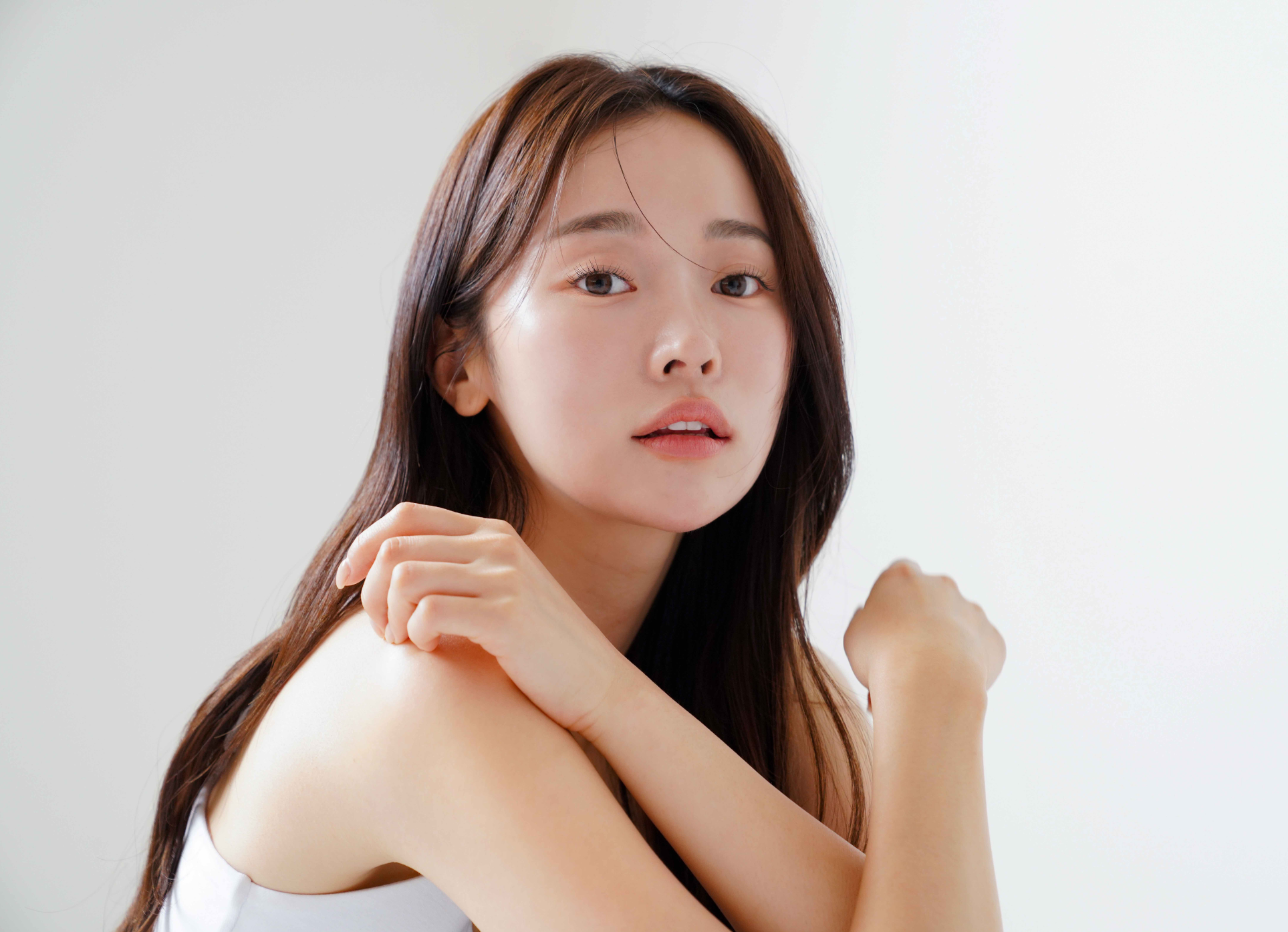 現今女生所追求的白晳肌膚,已經不只是白,而要剔透、有光澤的白 !