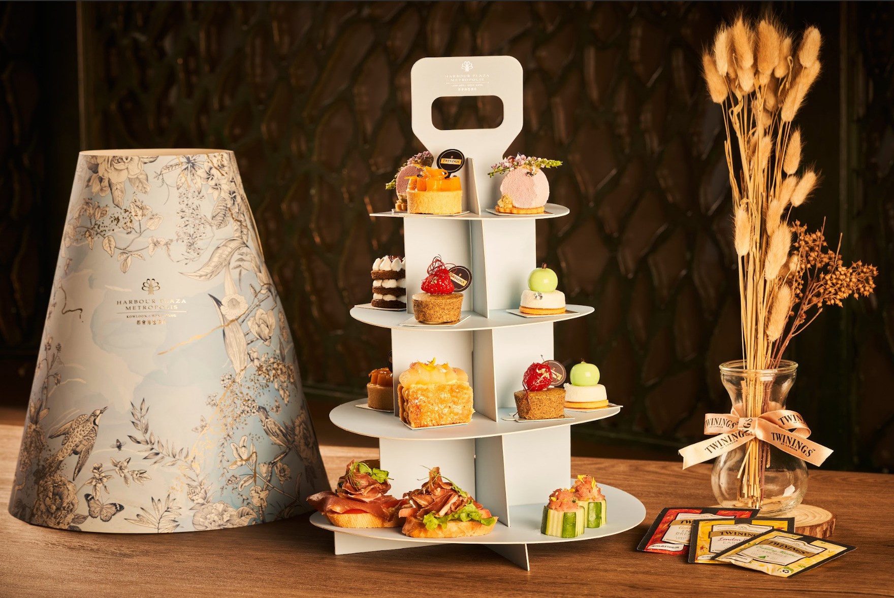 多款Twinings精緻茶品入饌。