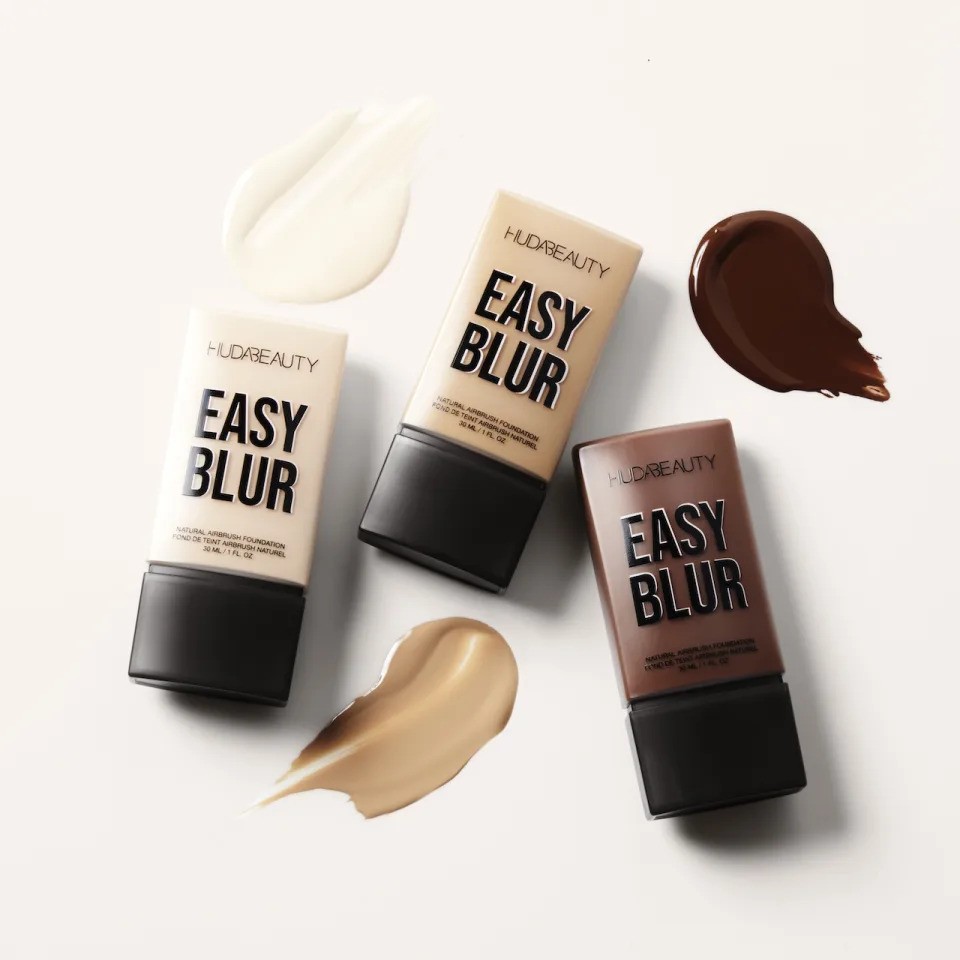 Huda Beauty Easy Blur 自然空氣感粉底液 HK$320