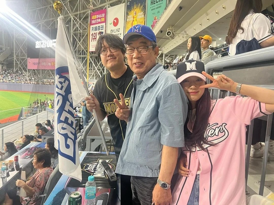 朴信惠在演藝路上父母也給了很大的幫助。