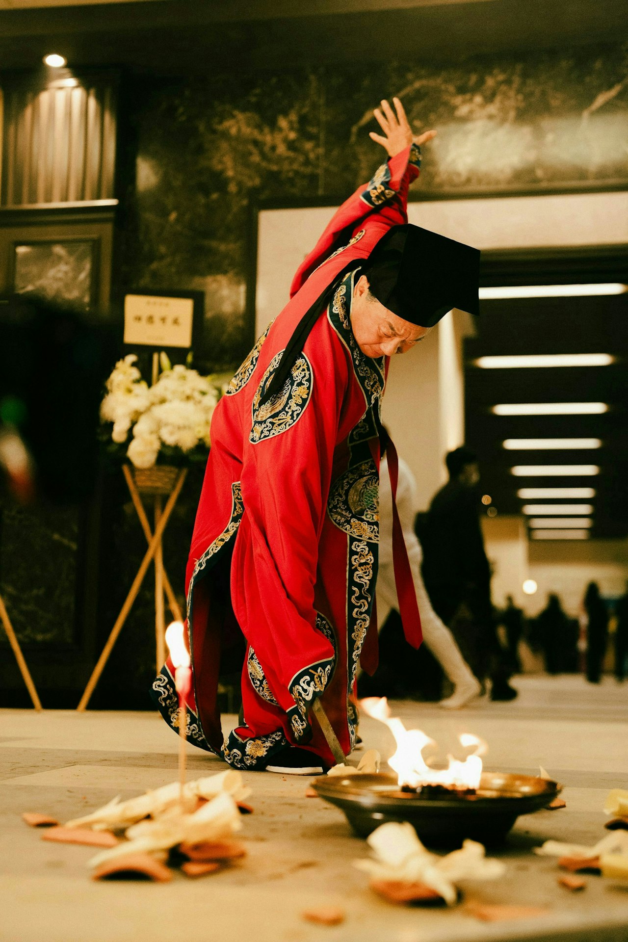 婚禮和喪禮的本質都是一樣，都是一場show。