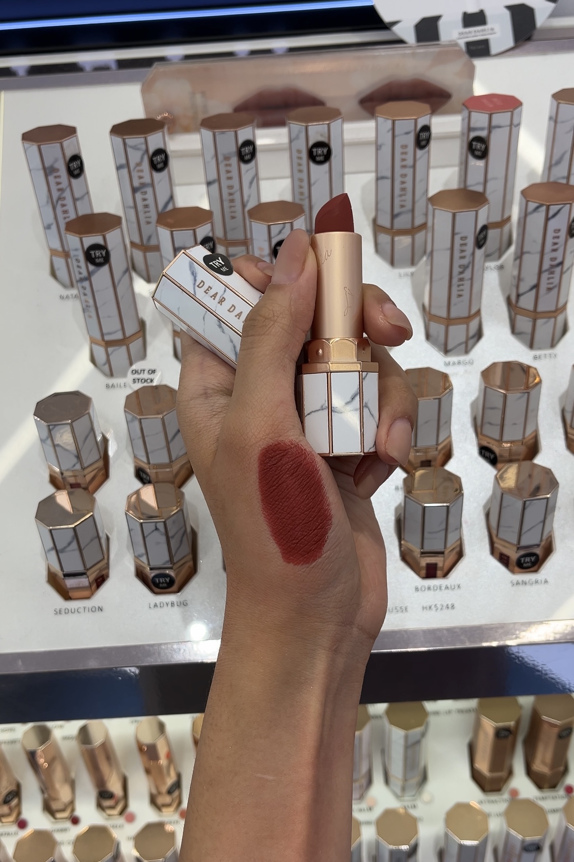 DEAR DAHILA Lip Paradise Effortless Matte Lipstick M104 Camilla HK$272