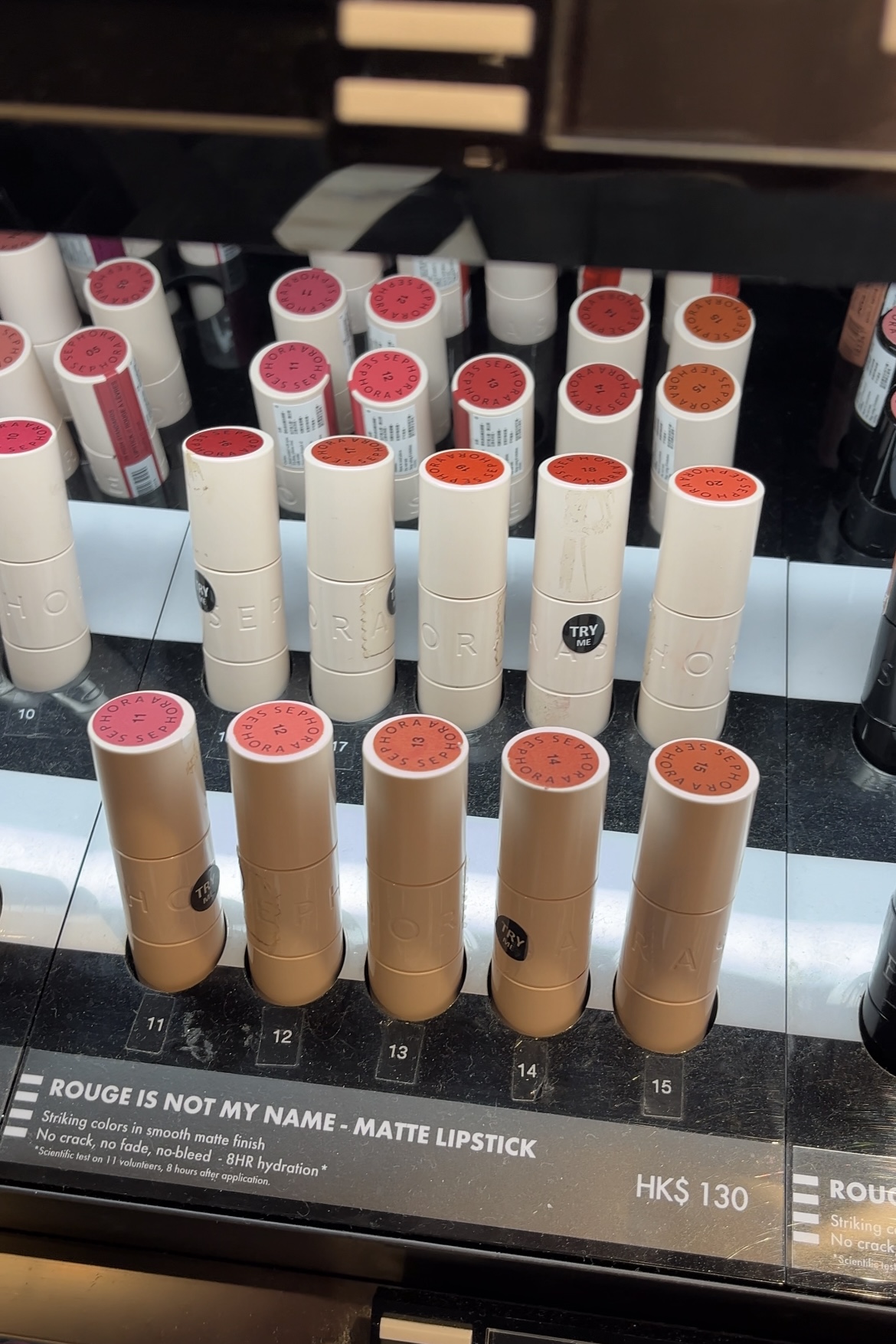 柔霧質地與秋冬造型十分契合。