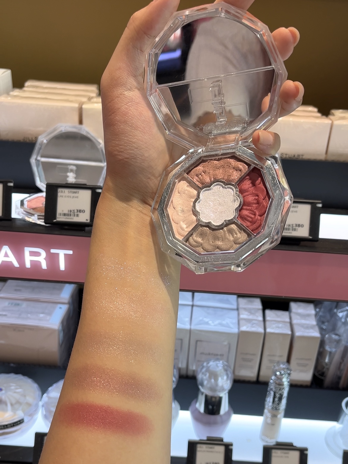 JILL STUART Bloom Couture Eyes Jeweled Bouquet HK$380