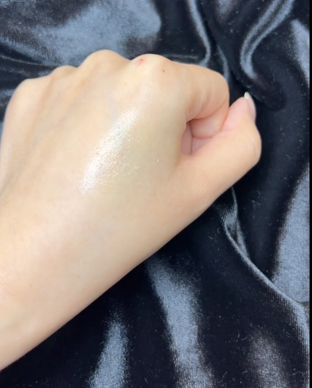 質地：滋潤度中上，質地有點濃稠。