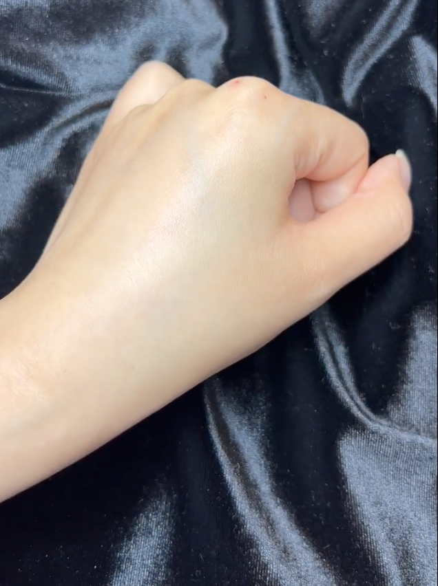 質地：滋潤度中上，質地有點濃稠。